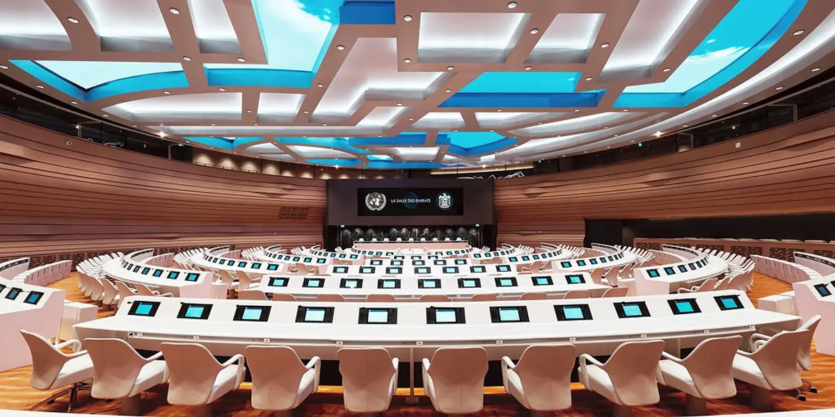 Monitore und Touchscreens für Konferenzräume