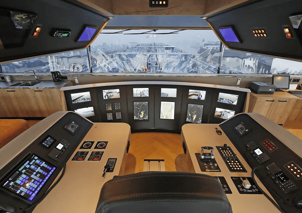 EMS Modernizes Bridge Solutions with Beetronics Displays